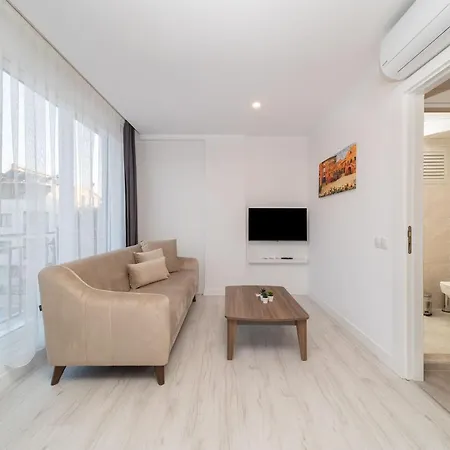 Apartment Central Flat With Terrace And View In Muratpasa *